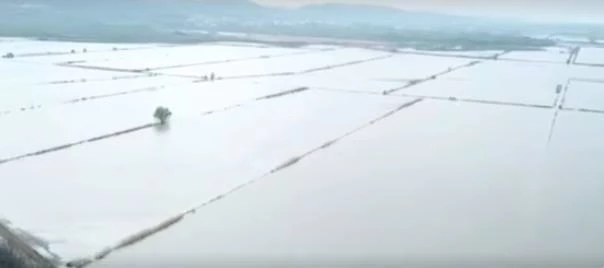 Συναγερμός στον Εβρο: Σπάνε το ένα μετά το άλλο τα αναχώματα – Βίντεο